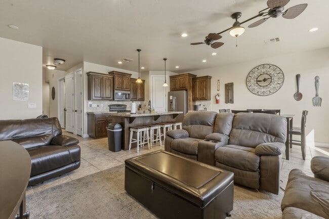 Building Photo - 4241 Razor Ridge Dr