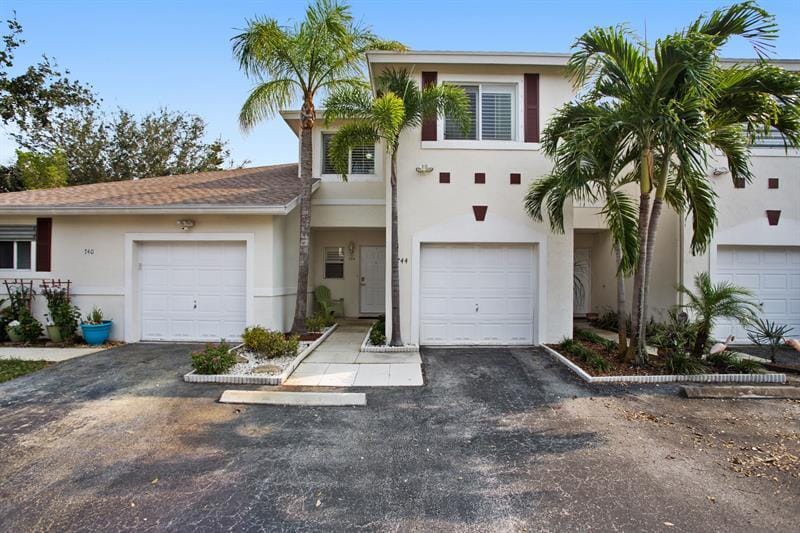 Foto principal - 744 NW 42nd Pl