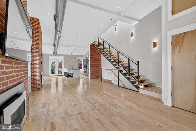 Building Photo - 1620 15th St NW