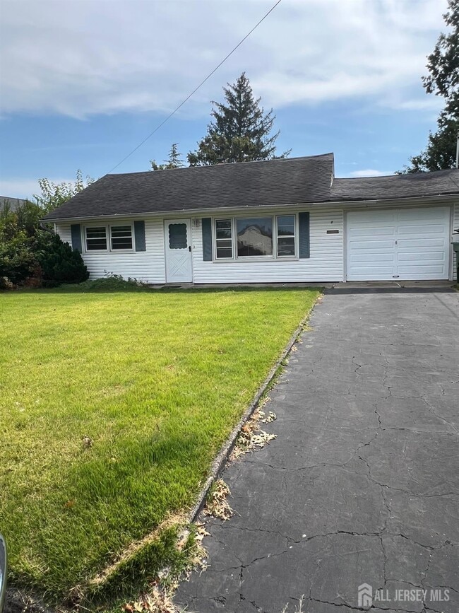 Building Photo - 8 Rosewood Rd