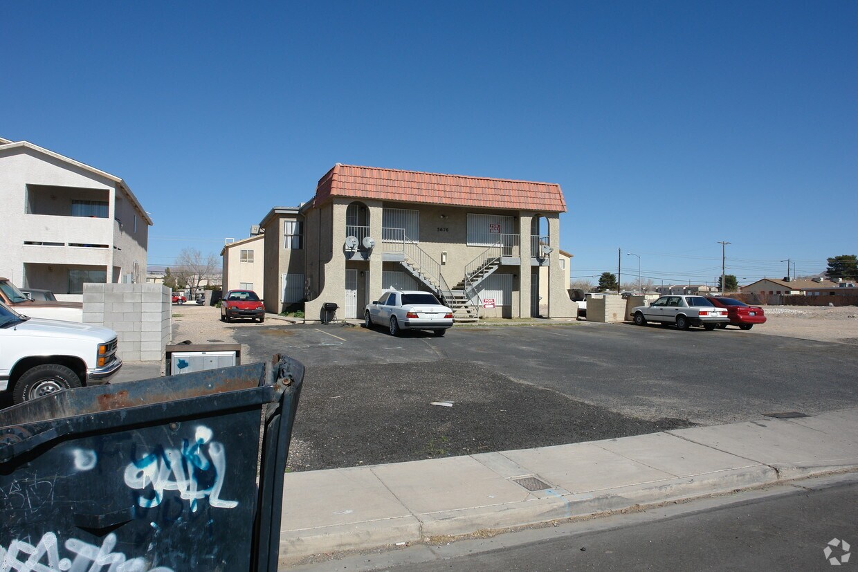 Building Photo - 5676 Meikle Ln