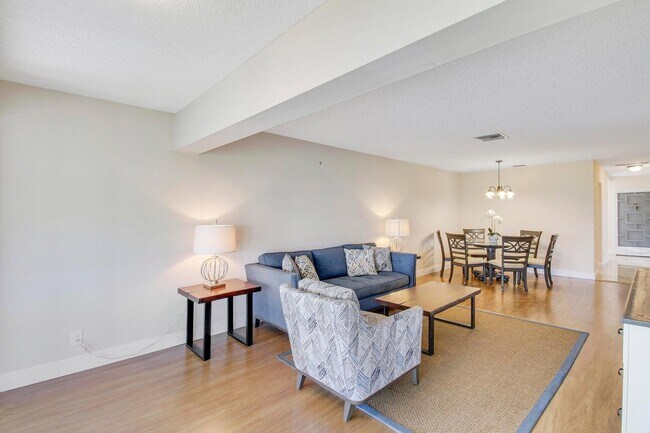 Foto del edificio - 2730 SW 13th St