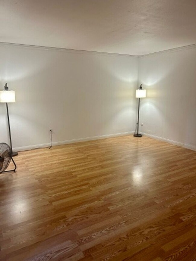 Foto del edificio - Available Now! Spacious 2BD/2BA Condo in Prime Del Cerro Location near SDSU!