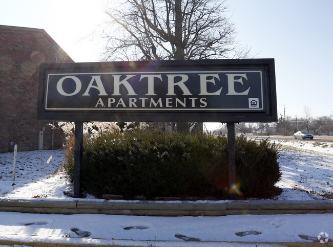 Building Photo - Oaktree