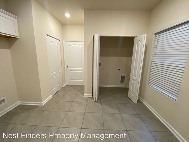 Building Photo - 3 br, 2.5 bath House - 9578 Star Dr