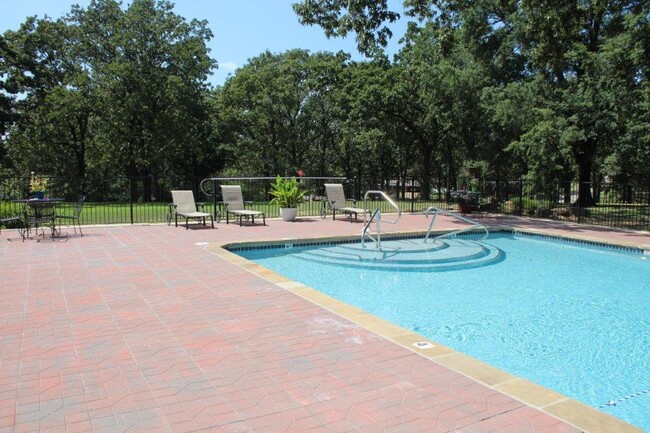 Pool Area - The Lakewood House Apartments