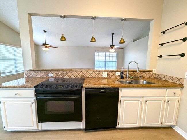 Foto del edificio - 9451 Pine Lily Ct