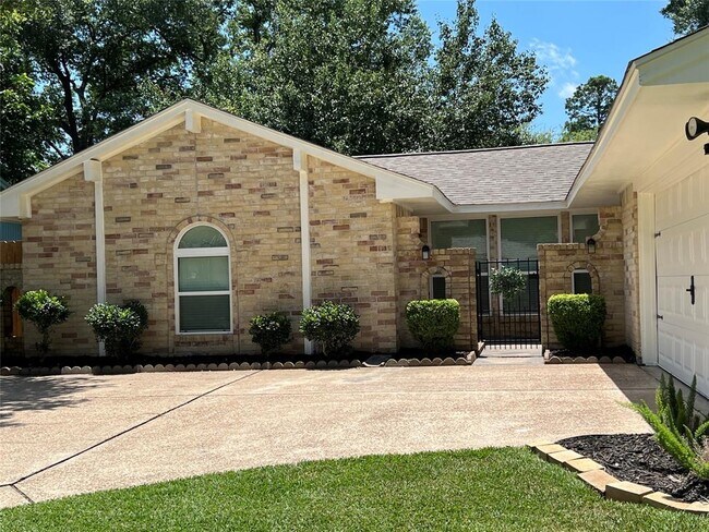 Building Photo - 2310 Whispering Wind Ln