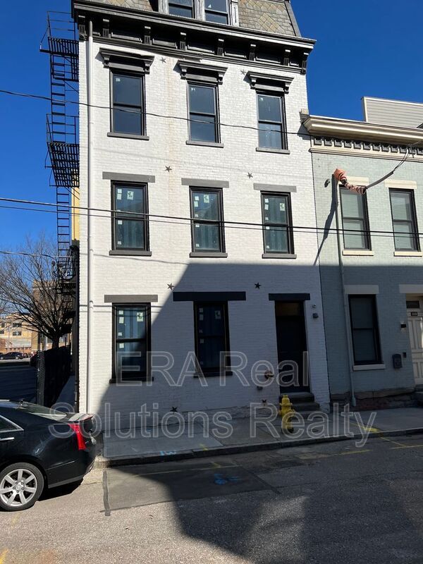 214 Wade St Unit 4, Cincinnati, OH 45202 Condo for Rent in