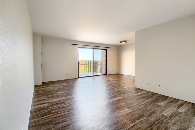 Building Photo - Gorgeous highrise apartment in Washington ...