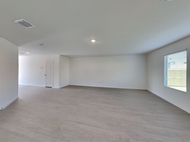 Foto del edificio - NEW CONSTRUCTION! NEVER BEEN LIVED IN!