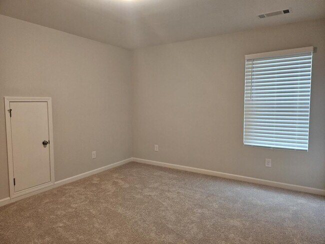 Building Photo - 1290 Jordan Brook Dr