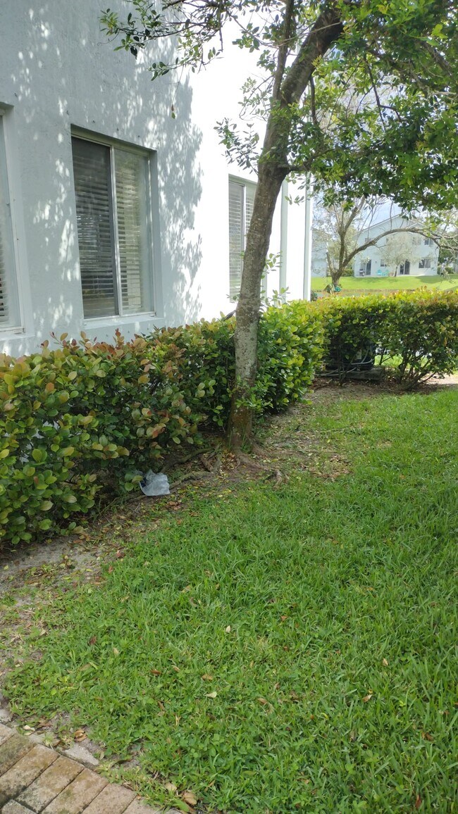 3022 Laurel Ridge Cir, Riviera Beach, FL 33404 Townhome Rentals in Riviera Beach FL
