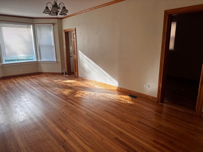 Foto del edificio - 3441 N Ridgeway Ave