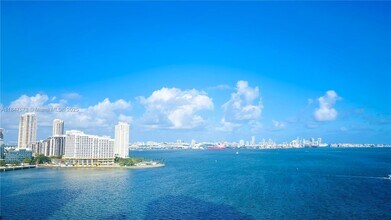 Building Photo - 1331 Brickell Bay Dr