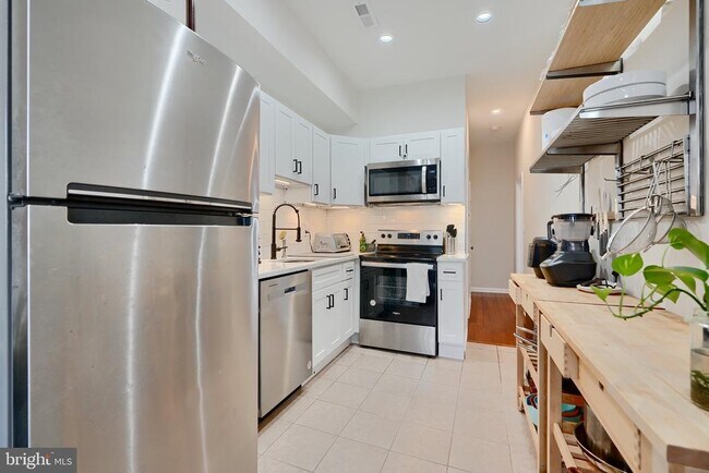 Foto del edificio - 1719 Guilford Ave