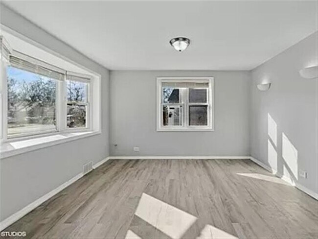 Building Photo - Gratifying Homes