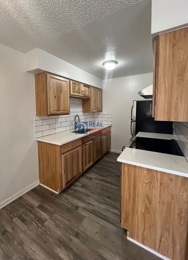 Foto del edificio - 1303 Coffman St