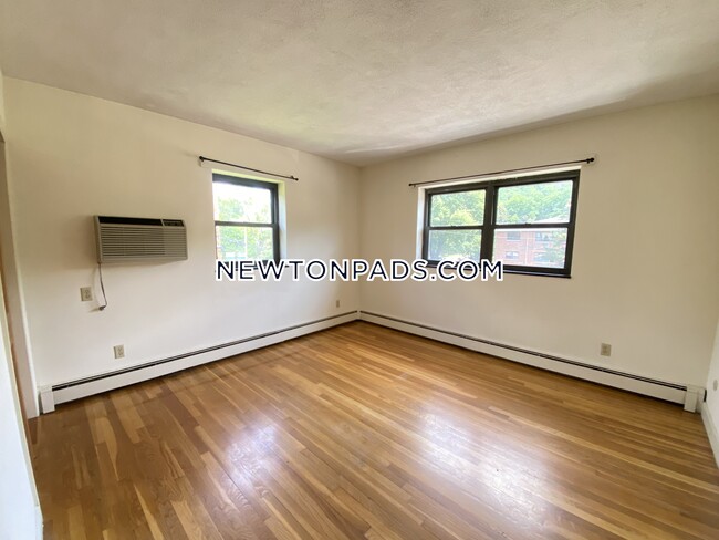 Building Photo - 276 Grove St