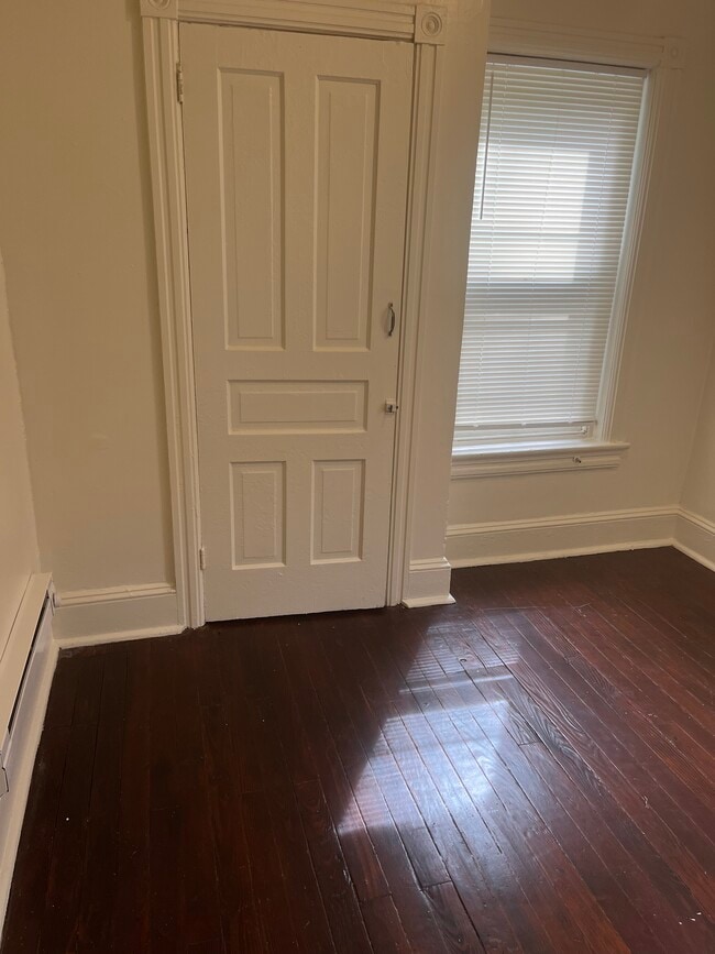 Foto del edificio - 748 E Chestnut St