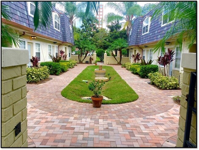 Foto del edificio - 817 Irma Ave
