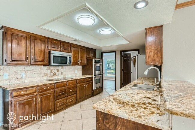 Foto del edificio - 5 br, 3.5 bath House - 1380 Green Hills Co...