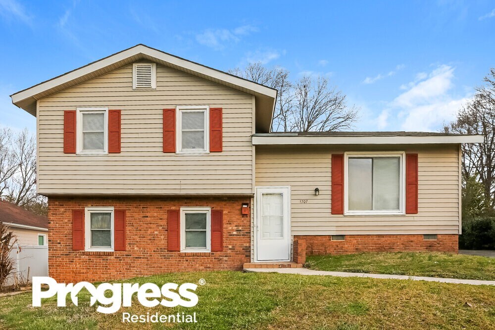 1707 McAllister Dr, Charlotte, NC 28216 House Rental in Charlotte, NC