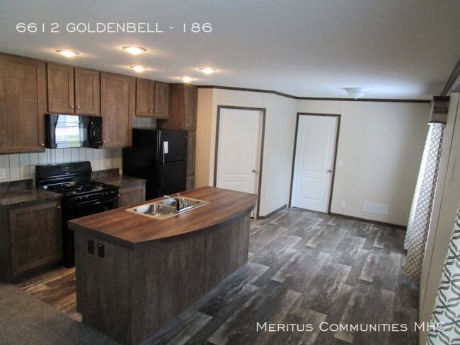 Building Photo - 3 bedroom in Indianapolis IN 46203