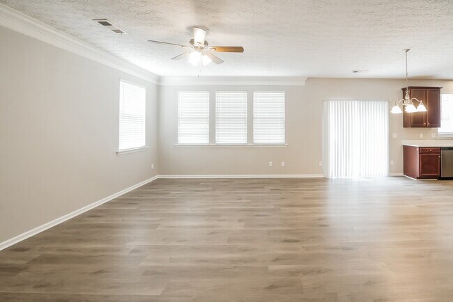 Foto del edificio - 2240 Valley Creek Dr