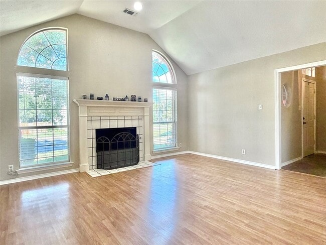 Building Photo - 2633 Bauer Dr