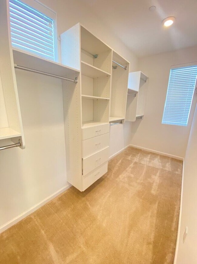 Foto del edificio - Newer Construction Single Family Home in D...