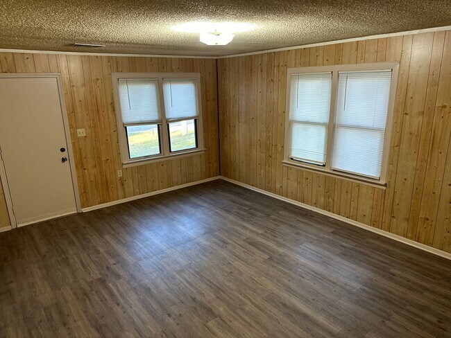 Foto del edificio - Available Now! 3-Bed, 1-Bath Home in Central Springdale!