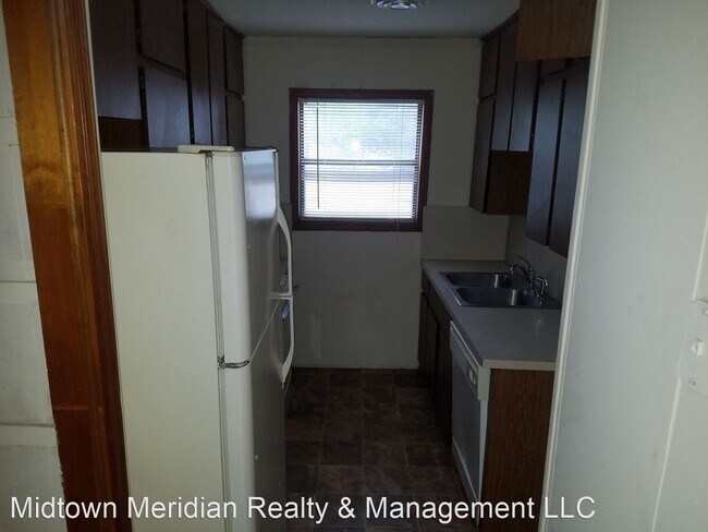 Building Photo - 2359 Claremont Ln