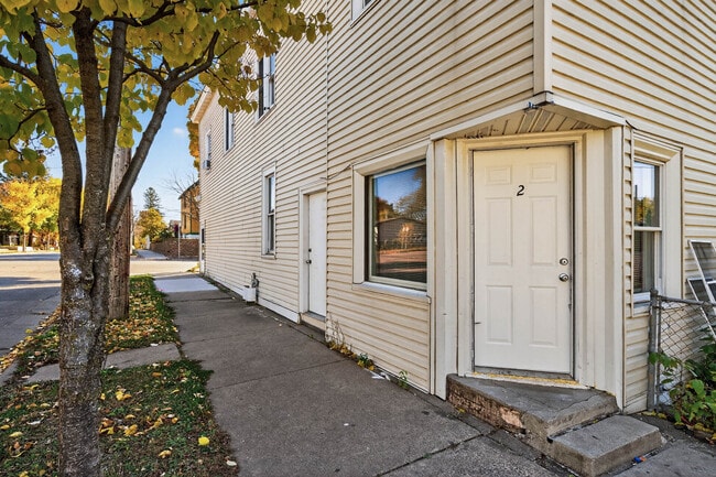 Building Photo - 959 Earl St