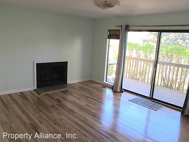 Building Photo - 3 br, 3 bath House - 106 Segura Court