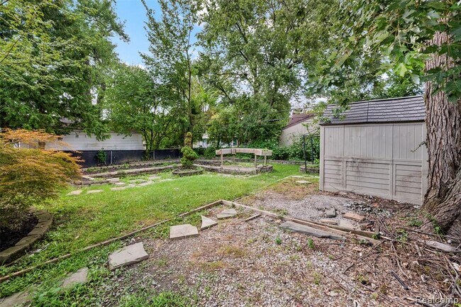 Foto del edificio - 1674 Eaton Rd