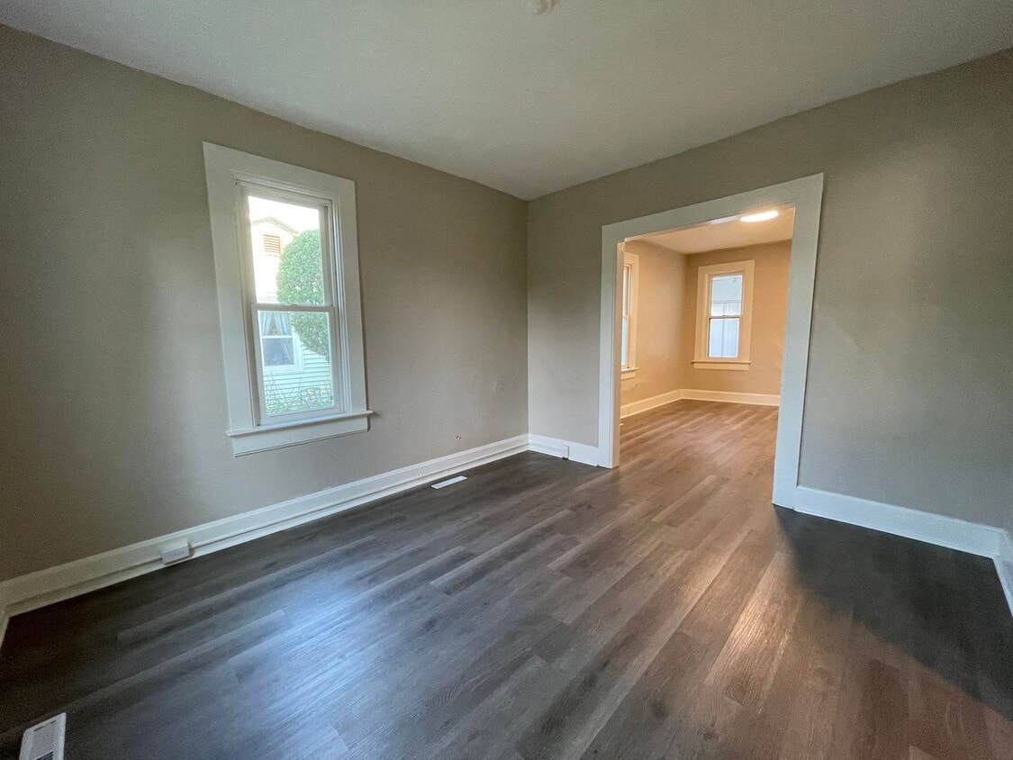 Primary Photo - Completely Remodeled Lower 2 Bedroom Apart...