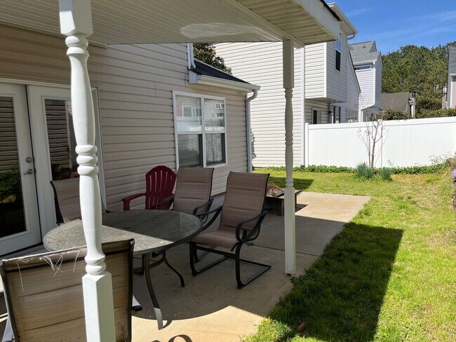 Building Photo - 2 Bedroom Single Family Home in Woodstock