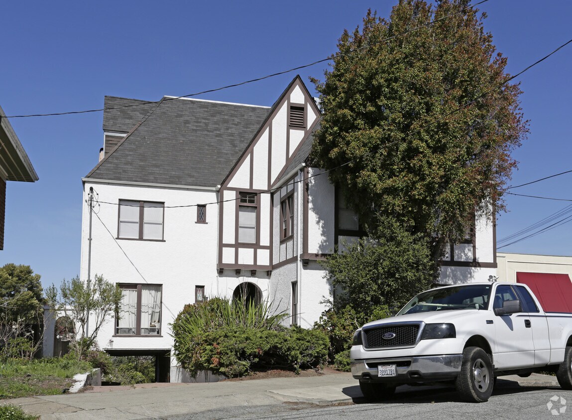 Foto principal - 1021 Warfield Ave