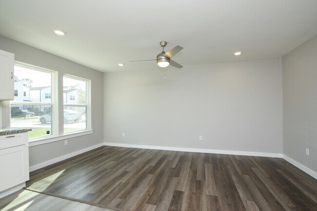 Foto del edificio - 5709 Breland St