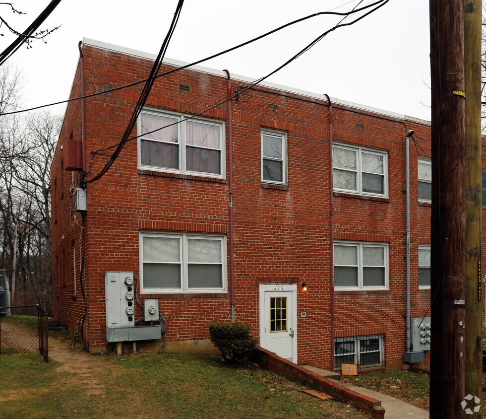 Building Photo - 425 Burbank St SE