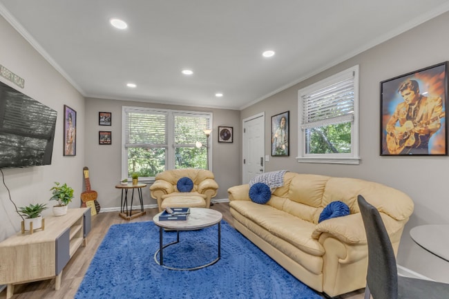 Building Photo - 232 Bermuda Dr