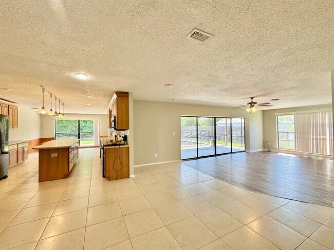 Foto del edificio - 2414 San Luis Rd