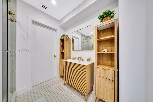 Foto del edificio - 129 Nautilus Dr