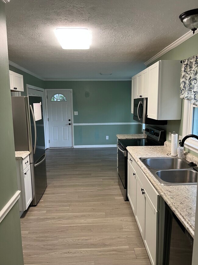 Building Photo - 5898 Nutbush Pl