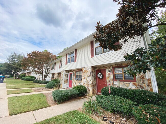 Front building - 2503 Hidden Cove Ct
