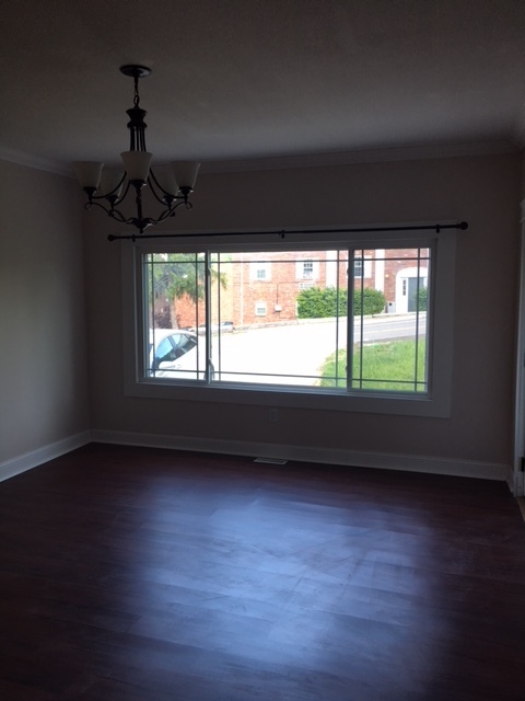 Foto del edificio - Fully Updated Four Bedroom Home in Charles...