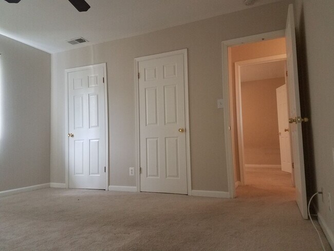 Foto del edificio - 2500 Markham Ln