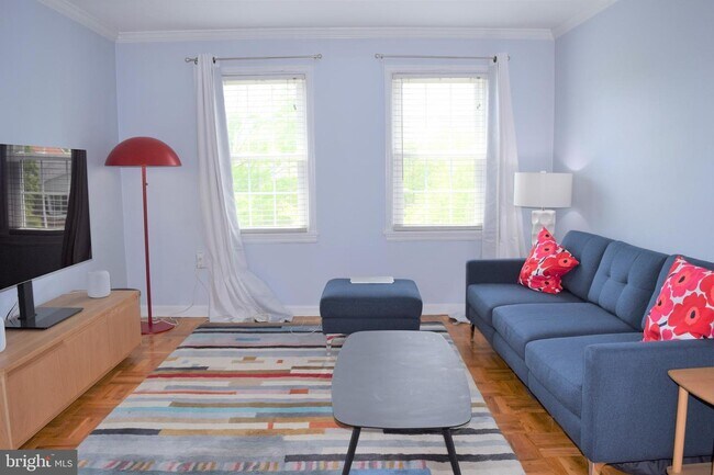 Foto del edificio - 6607 Potomac Ave