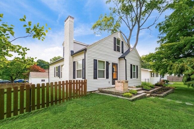 Building Photo - 5432 Sharon Park Ave